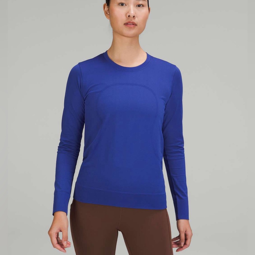 Lululemon Swiftly Relaxed Fit top in Psychic size 8